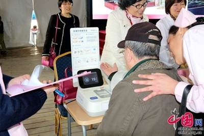 健康食材趕集會(huì) 直供產(chǎn)品琳瑯滿(mǎn)目，健康咨詢(xún)受追捧